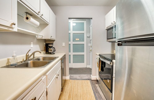 Navarre Condo | Lake Access & Community Pool: Cozy Condo in Mound