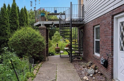 Winona Apartment | Lake Boulevard House