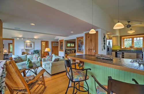 North Hero Cottage | Lake Champlain Cottage w/Private Deck & Fire Pit!