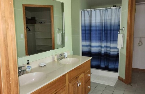 Port Douglass House | Lake Champlain Overlook