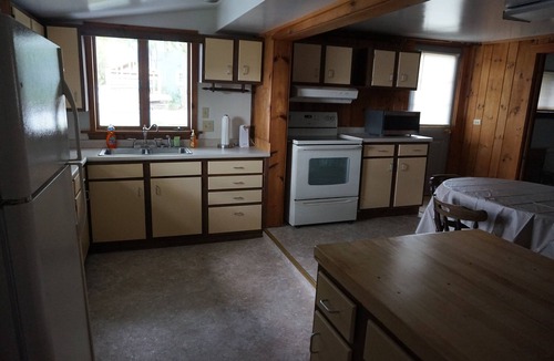 Swanton Cottage | Lake Champlain Shoreline Cottage - 4906 Maquam Shore, Town of St. Albans.