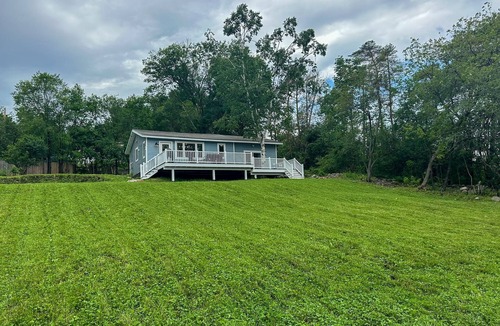 Williston House | Lake Escape: Newly Renovated Waterview Home with Lake Access