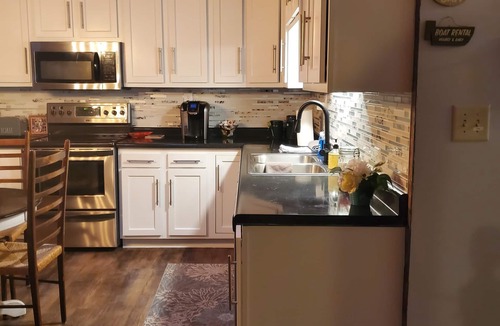 Webster Cabin | Lake Front 3 Bedroom cabin with FREE use of pontoon.