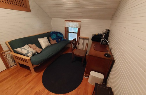 Swanzey House | Lake Front Bldg. Friendly Secluded/Wooded w. 6 Bedrms