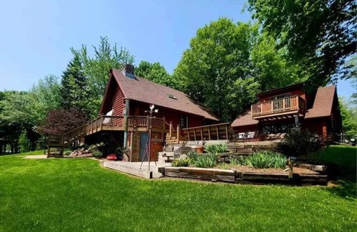 Stratford House | Lake House Retreat on Eau Pleine Flowage