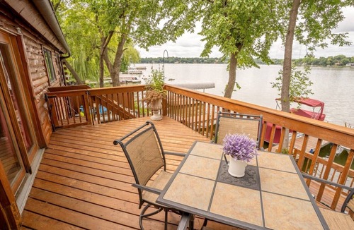 Roseville Cabin | Lake Living in the heart of Twin Cities~Quiet, Relaxing Getaway~