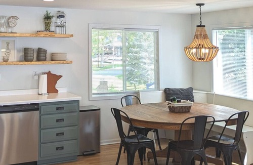 Buffalo Cottage | Lake Martha Cottage: beachside, peaceful & homey