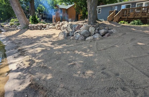 Buffalo Cottage | Lake Martha Cottage: beachside, peaceful & homey