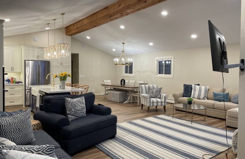 Mound House | Lake Minnetonka 5 Bedroom Stunner!