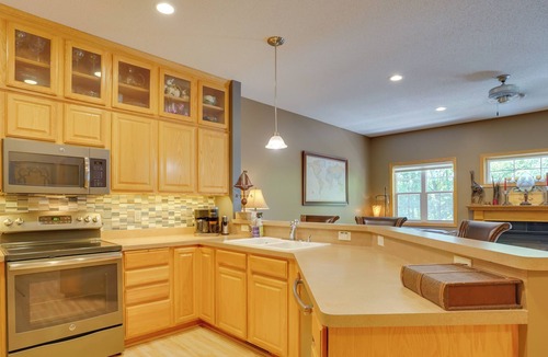 Navarre House | Lake Minnetonka Area Townhome < 1 Mi to Boat Ramp!