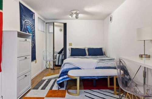 Mound House | LAKE MTKA Waterfront Modern Farmhouse Extended Stays