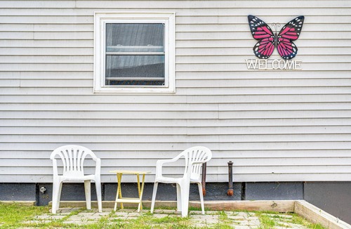 Barton Apartment | Lake & Mtn Views: Vermont Couple's Retreat!