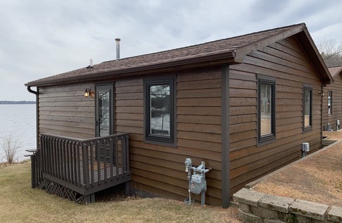 Tomahawk Cottage | Lake Nokomis Breezy Bay Lakeside Cottage Quiet Retreat
