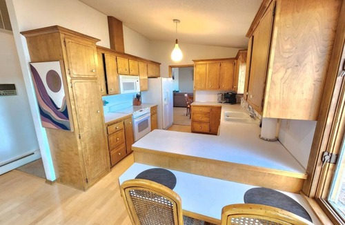 Fridley House | Lake Retreat, Year Round Hot Tub, Pool Table, Pedal Boat
