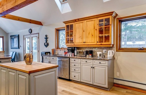 Oro-Medonte Cottage | Lake Simcoe Waterfront Lake House