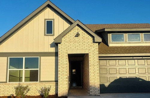 Oklahoma City House | Lake view 4-bedroom house in Oklahoma City