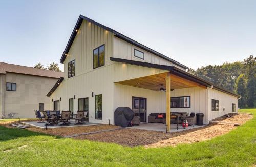 Amery House | Lake Wapogasset Home with Dock 7 Mi to Amery