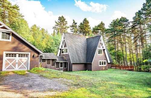 Owls Head House | Lakefront 2 Bedroom Adirondack A Frame Chalet