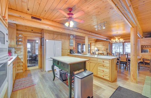Webster Cabin | Lakefront Cabin w/Sauna & Dock in Webster!