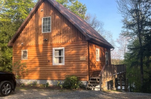 Town of Clifton Cottage | Lakefront Charming 3-bedroom cottage on beautiful Cranberry Lake