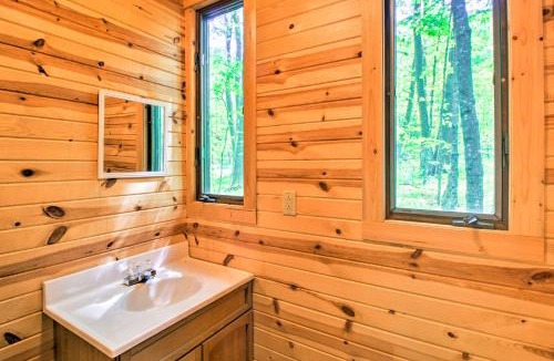 Cumberland House | Lakefront Cumberland Cabin with Dock and Fire Pit!