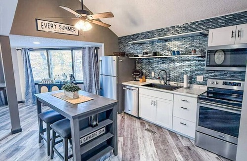 Osage Beach House | Lakefront Home-3BD/2.5BA/Dock/Grill/Firepit/Pool