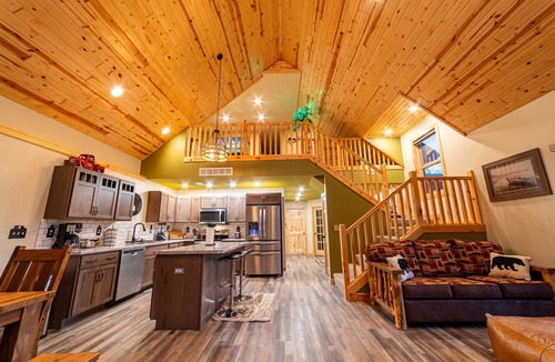 Turtle Lake Cabin | Lakefront, Hot Tub, Golf, Kayaks, ATV, Snowmobile Trails, St.Croix Casino