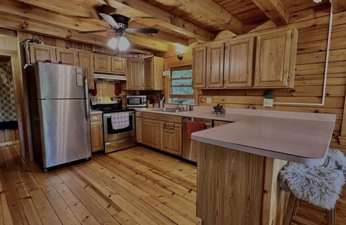 Woodsville Cabin | Lakefront Log Home in White Mountains! Dog-Friendly!