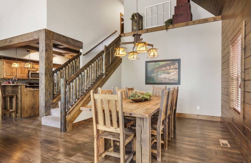 Indian Point House | Lakefront Luxury Lodge | Sleeps 18 | Lazy River & Pools | Dock | Pickleball