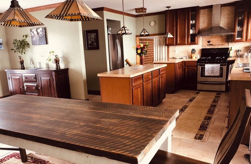 Chazy House | Lakefront Paradise w/beach,dock,kayaks,fun,peace