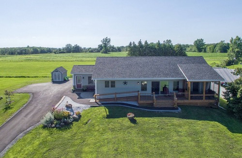 St. Albans House | Lakefront rental Wheelchair Accessible,Lake Champlain,single level Mountainview