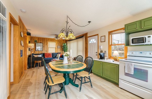 Lindstrom Cabin | Lakefront, wildlife Cabin retreat - Pelican Bay Cabin