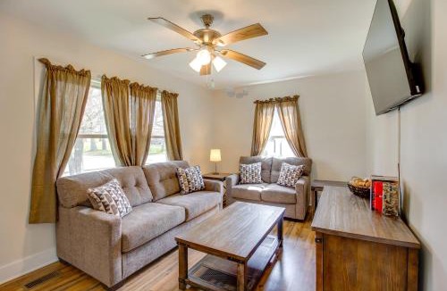 Tullahoma House | Lakes, Whiskey & More! Charming Home in Tullahoma