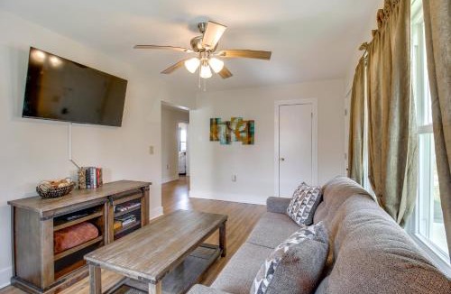 Tullahoma House | Lakes, Whiskey & More! Charming Home in Tullahoma
