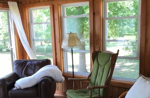 Champlain Cottage | Lakeshore Summer Cottage - Upstate NY