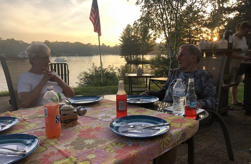 Willard Cabin | Lakeside Cabin Family Getaway
