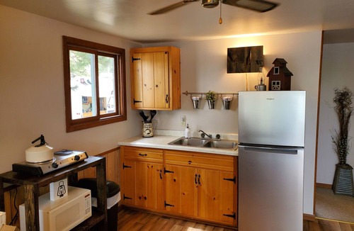 Spooner Cottage | Lakeside Cottage!