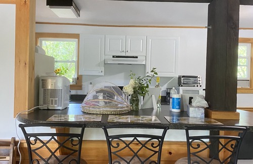 Warner Cottage | Lakeside home. Fishing, paddle boarding, swimming, and easy lake fun.