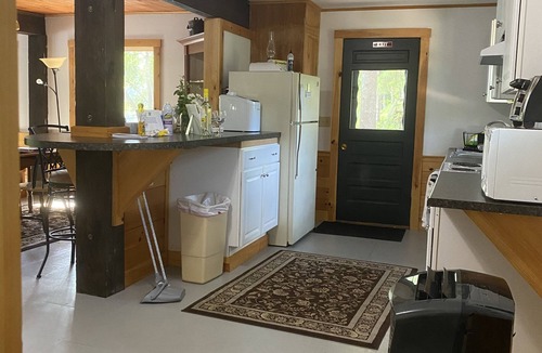 Warner Cottage | Lakeside home. Fishing, paddle boarding, swimming, and easy lake fun.