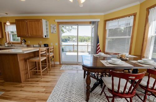 Stoddard House | Lakeside Retreat 2hrs from Boston
