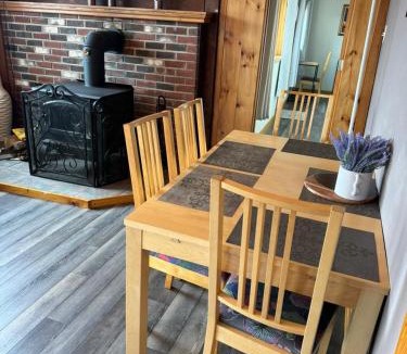 Rindge House | Lakeside Retreat - HOT TUB, Swimming, Boats