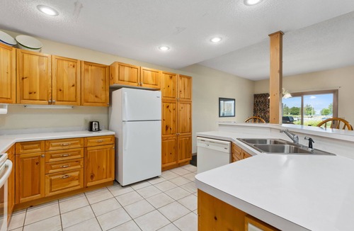 Onamia Condo | Lakeside Retreat Townhome w/Golf Views