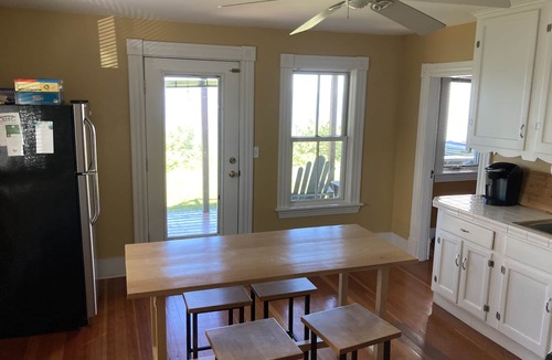Old North End House | Lakeview Terrace 2 Bedroom With Magic Backyard, No Dogs