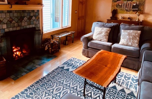 Carmel House | Lakeview Weekend Retreat