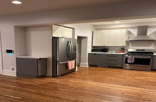 Whittier House | Land of 1000 Lakes. Downtown Minneapolis. Sleeps 4. Fully Furnished.