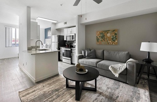 Tempe Apartment | Landing | Amazing Studio, Rooftop Lounge, Gym