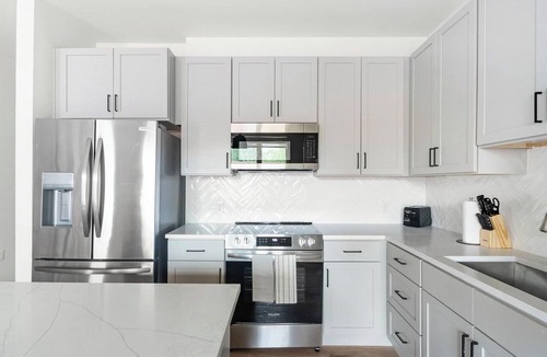 Edmond Apartment | Landing | Modern 2BD, Pool, Clubhouse