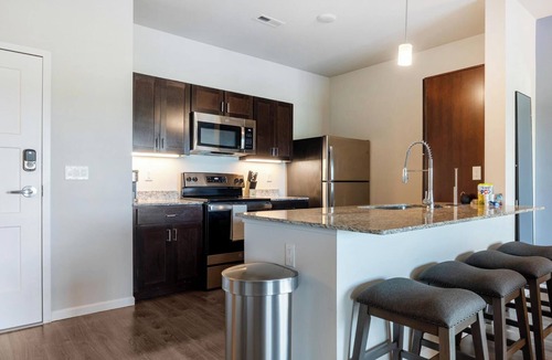Greenwich Apartment | Landing | Modern 2BD, Game Room, Gym