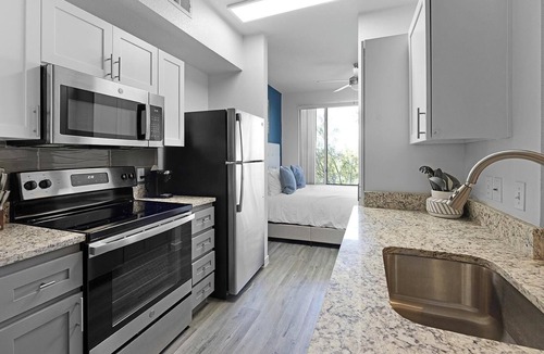 Tempe Apartment | Landing | Stunning Studio, Game Room, Gym