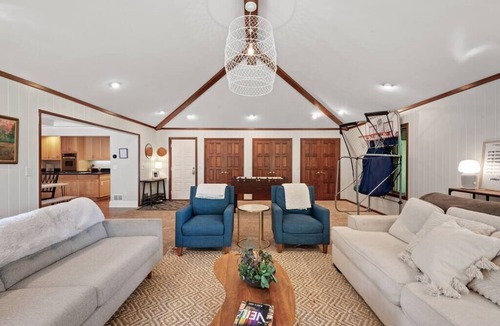 Shoreview House | Large 6-Bedroom Heated Pool - Private Chef